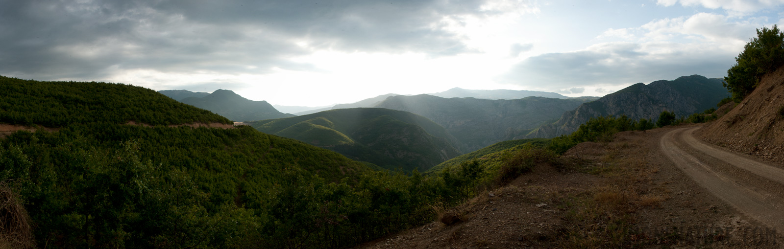 Albanien -  [28 mm, 1/400 Sek. bei f / 13, ISO 800]